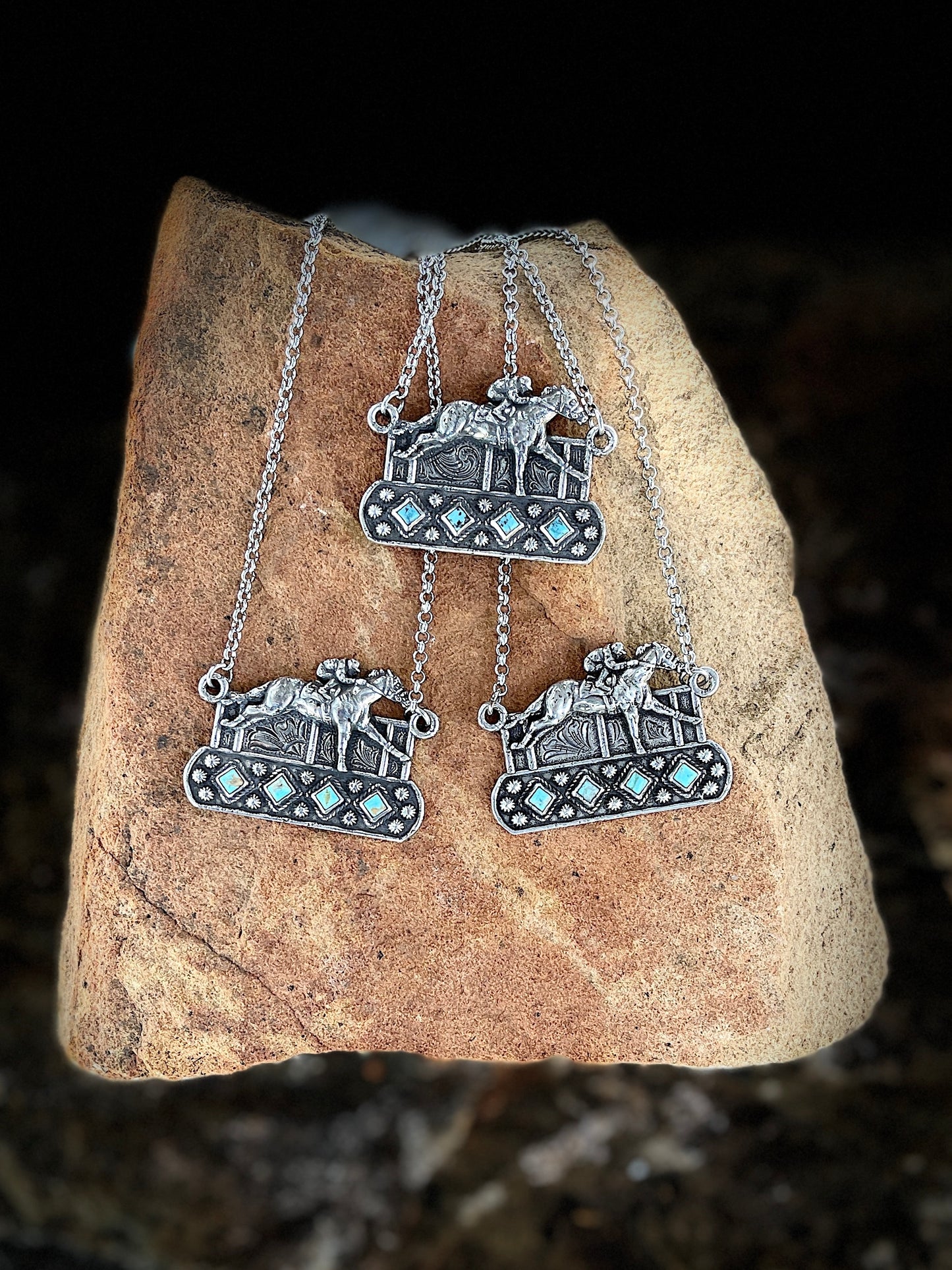 Racehorse four turquoise diamonds