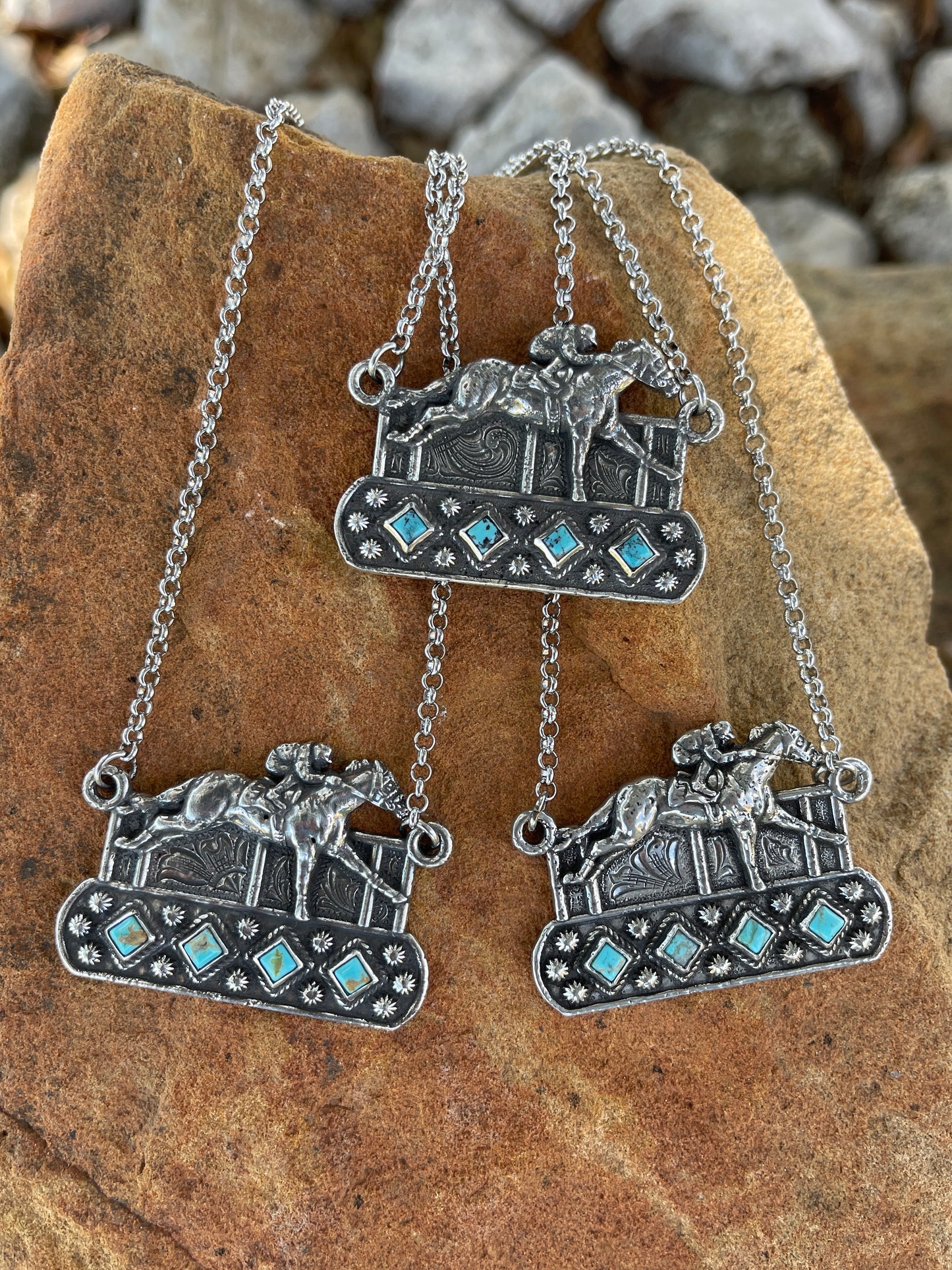 Racehorse four turquoise diamonds