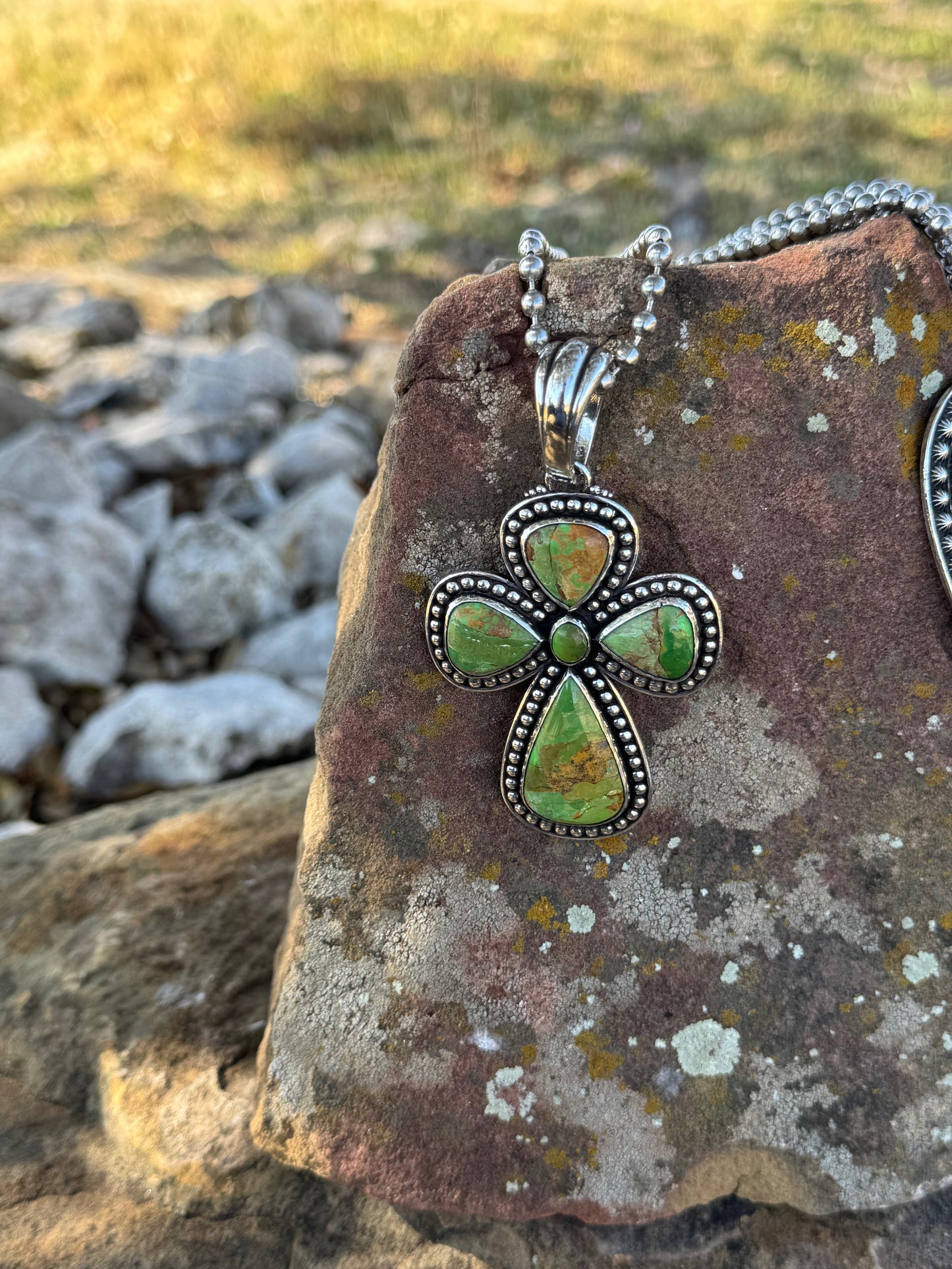Guitar Pick turquoise cross