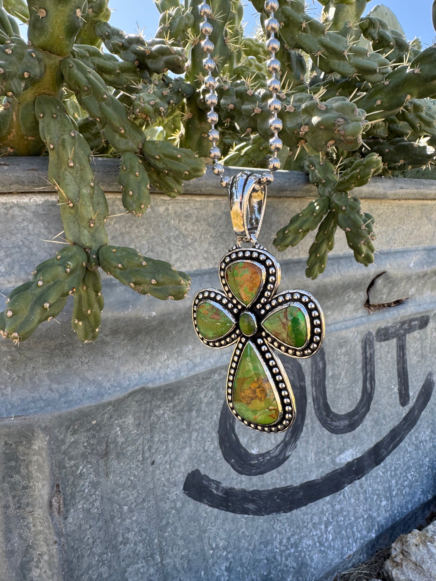 Guitar Pick turquoise cross