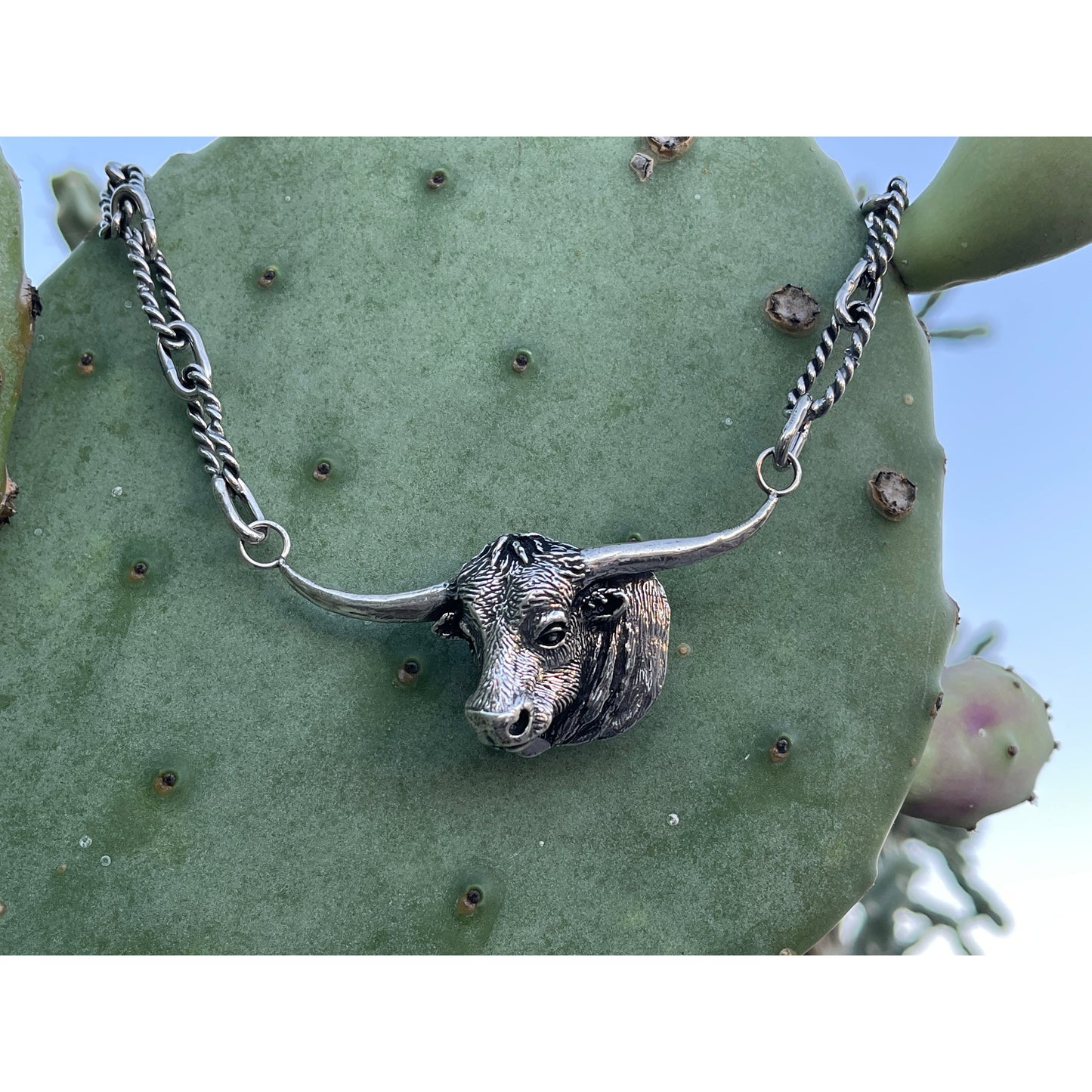 Longhorn pendant