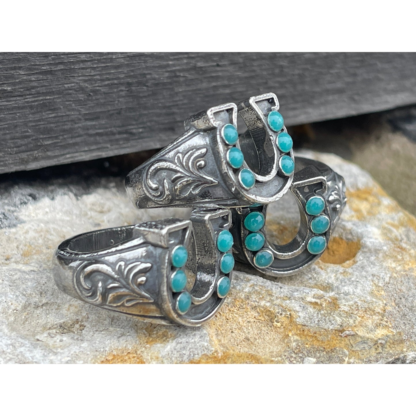 Horseshoe turquoise Ring